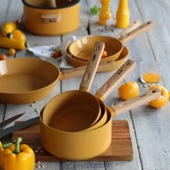 Casserole Ector Induction Aluminium Revêtu Manche En Bois 18 Cm Jaune -Magasin D'Articles De Cuisine 108003 2 1 Casserole Ector induction aluminium revetu manche en bois 18 cm jaune Ogo