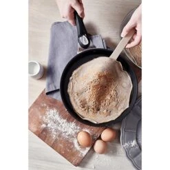 De Buyer Poêle à Crêpe 26 Cm Choc Intense Amovible -Magasin D'Articles De Cuisine 111122 2 1 Poele a crepe 26 cm Choc Intense amovible De Buyer