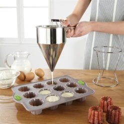 Lot Poêle 7 Blinis Et Entonnoir à Piston -Magasin D'Articles De Cuisine 119025 2 1 Lot poele 7 blinis et entonnoir a piston Mathon