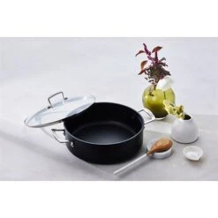 Le Creuset Sauteuse Rondeau Anti-adhérente Les Forgées 30 Cm Et Couvercle En Verre -Magasin D'Articles De Cuisine 133010 3 1 Sauteuse rondeau anti adherente Les Forgees 30 cm et couvercle en verre Le Creuset