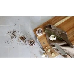 Moulin à Poivre En Bois Effet Cuir Noir 11 Moulin à Poivre En Bois Effet Cuir Noir -Magasin D'Articles De Cuisine 200029 4 1 Moulin a poivre en bois effet cuir noir Ogo