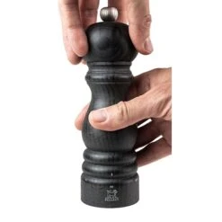 Peugeot Moulin à Sel Manuel En Bois 18 Cm Paris Graphite -Magasin D'Articles De Cuisine 201238 3 2 Moulin a sel manuel en bois 18 cm Paris Graphite Peugeot