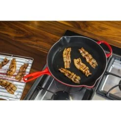 Le Creuset Grill Skillet Rond Fonte émaillée 23 Cm Cerise -Magasin D'Articles De Cuisine 215002 1 1 Grill Skillet rond fonte emaillee 23 cm Cerise Le Creuset