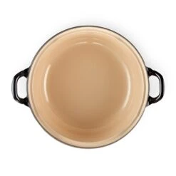 Le Creuset Cocotte Fonte Ronde Plume 24 Cm 2,4 L Noir -Magasin D'Articles De Cuisine 21607 4 1 Cocotte fonte ronde Plume 24 cm 2 4 L noir Le Creuset
