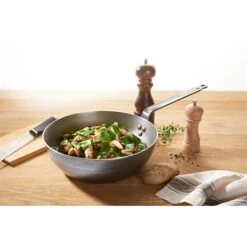 De Buyer Poêle Paysanne Minéral B Element 24 Cm -Magasin D'Articles De Cuisine 28809 1 2 Poele paysanne Mineral B Element 24 cm De Buyer