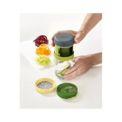 Joseph Joseph Coupe Légumes Spirale 3 En 1 Spiro -Magasin D'Articles De Cuisine 400108 3 1 Coupe legumes spirale 3 en 1 Spiro Joseph Joseph