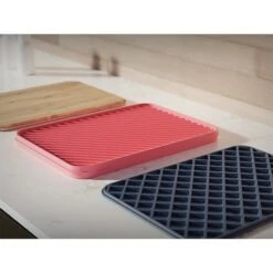 Set De 3 Planches à Découper, égouttoir Et Dessous De Table Trilogy -Magasin D'Articles De Cuisine 453069 1 3 Set de 3 planches a decouper egouttoir et dessous de table Trilogy Trebonn