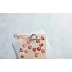 Presse à Biscuits Deux Couleurs -Magasin D'Articles De Cuisine 566001 2 6 Presse a biscuits deux couleurs Betty Bossi