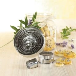 Lot 2 Boîtes De 14 Découpoirs Ronds Lisses Et Cannelés 2 à 11 Cm -Magasin D'Articles De Cuisine 579007 2 2 Lot 2 Boites de 14 decoupoirs ronds lisses et canneles 2 a 11 cm Mathon