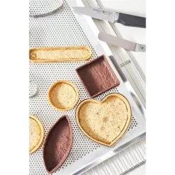 Plaque à Pâtisserie Micro-perforée Professionnelle En Aluminium 40 Cm -Magasin D'Articles De Cuisine 59000 3 3 Plaque a patisserie micro perforee professionnelle en aluminium 40 cm Mathon