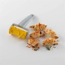 Roulette Découpe Pâte Pour Croissant