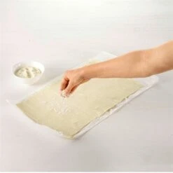 Roulette Découpe Pâte Pour Croissant -Magasin D'Articles De Cuisine 653413 4 5 Roulette decoupe pate pour croissant Betty Bossi