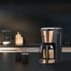 Bestron Cafetière Filtre Avec Verseuse Isotherme 8 Tasses 900 W Coloris Cuivre -Magasin D'Articles De Cuisine 700100 3 1 Cafetiere filtre avec verseuse isotherme 8 tasses 900 W coloris cuivre Bestron