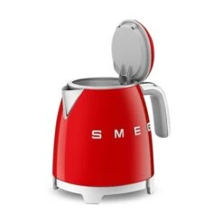 Smeg Mini Bouilloire 0,8 L 1400 W KLF05RDEU Rouge -Magasin D'Articles De Cuisine 702029 2 2 Mini bouilloire 0 8 L 1400 W KLF05RDEU rouge Smeg