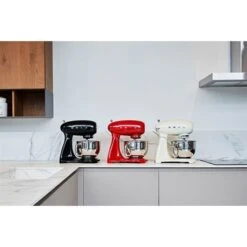 Smeg Robot Pâtissier 4,8 L 800 W SMF03CREU Crème -Magasin D'Articles De Cuisine 761071 1 1 Robot patissier 4 8 L 800 W SMF03CREU creme Smeg