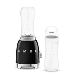 Smeg Mini Blender Noir PBF01BLEU -Magasin D'Articles De Cuisine 761123 1 1 Mini blender noir PBF01BLEU Smeg